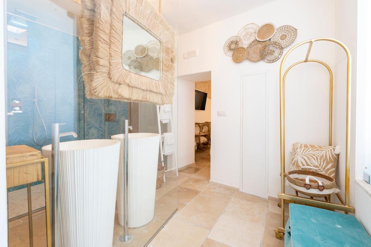 Apulia Charming Suites - Casa Lonfo Suite Sole Monopoli Extérieur photo