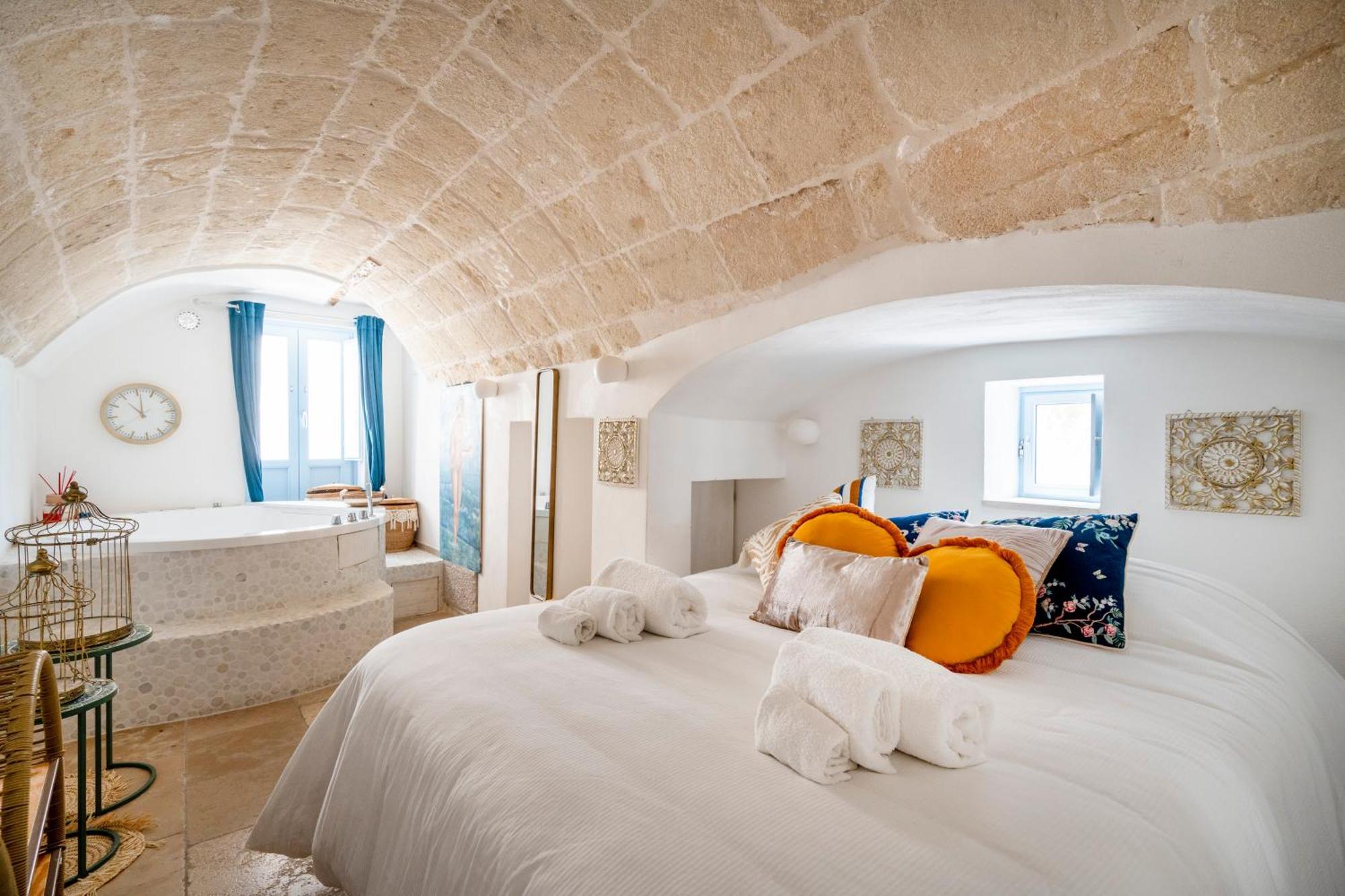 Apulia Charming Suites - Casa Lonfo Suite Sole Monopoli Extérieur photo
